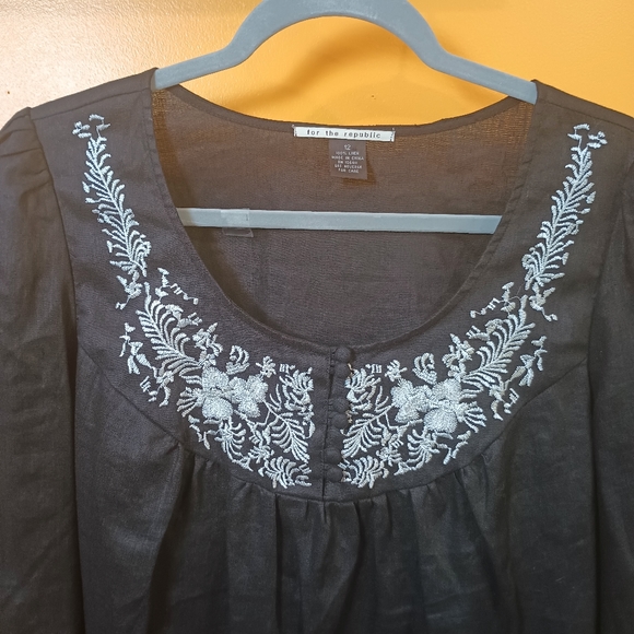 For The Republic Black and White Long Sleeve Embroidered 100% Linen Top Size 12 - Picture 14 of 16